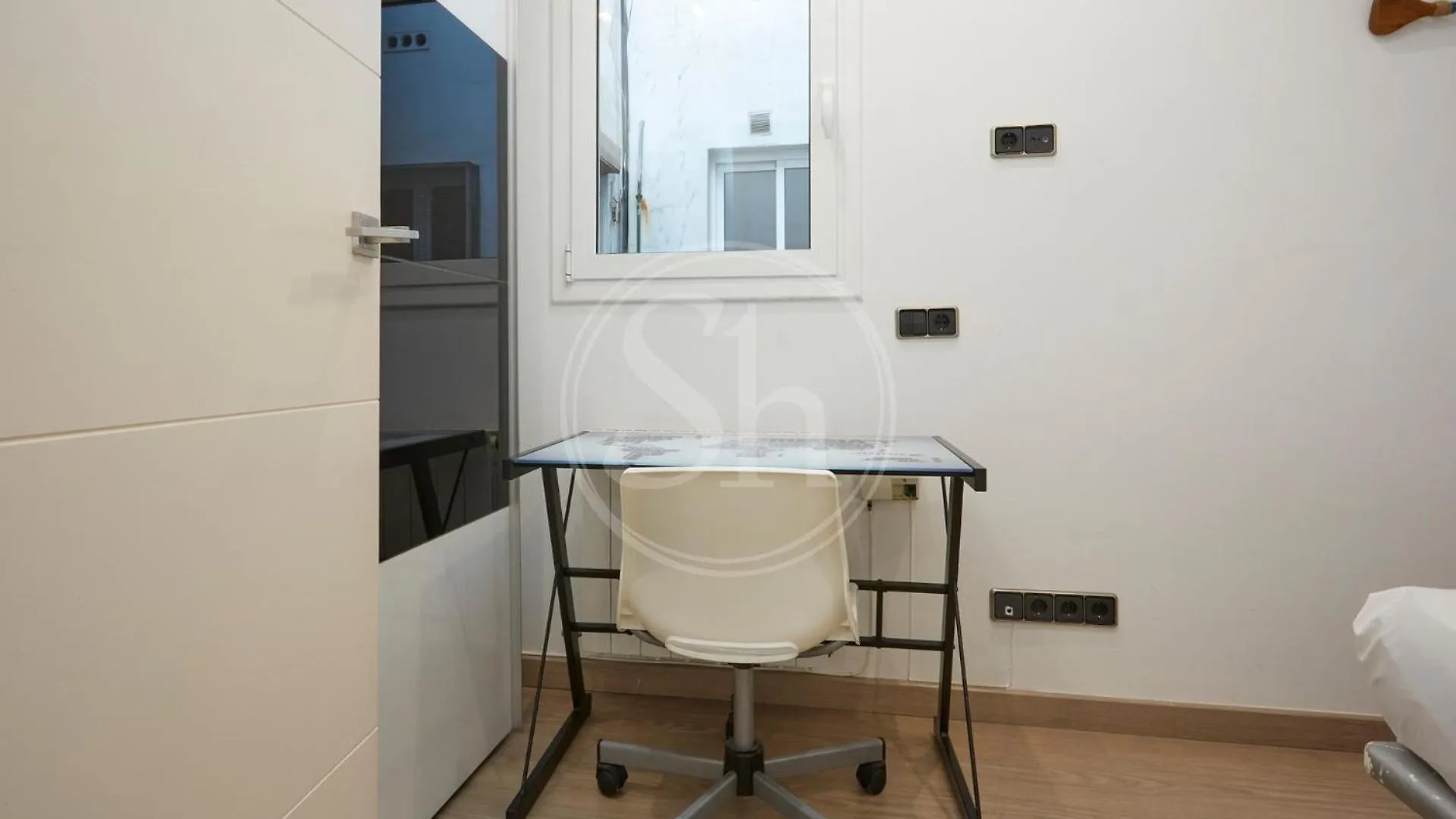 Top Flat Sagrada Barcelone 0*,