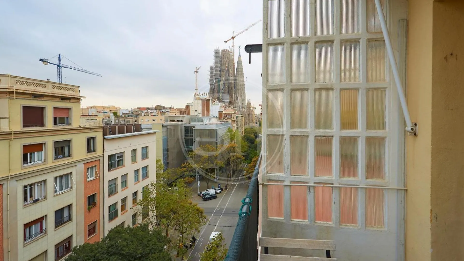 Top Flat Sagrada Barcelone